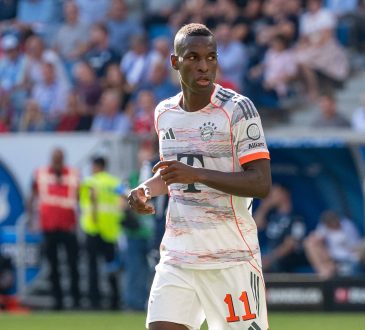 Nicolas Jackson im Trikot vom FC Bayern München