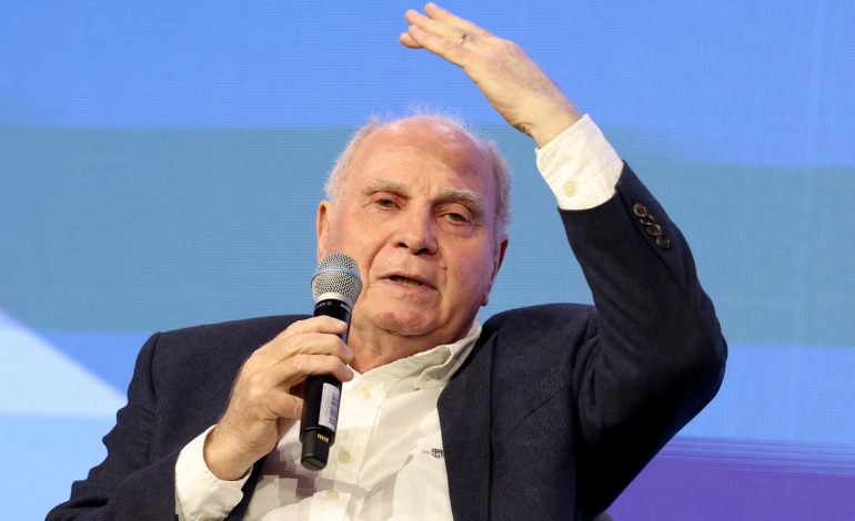 Uli Hoeneß - Bayern Munich