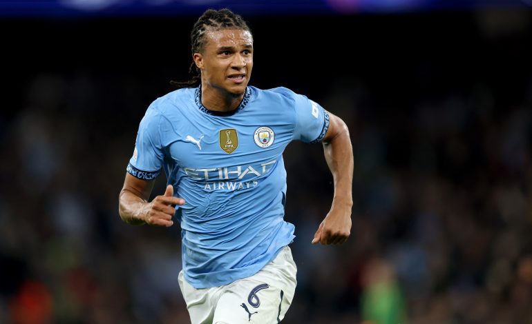 Manchester City-Verteidiger Nathan Ake in einem Spiel
