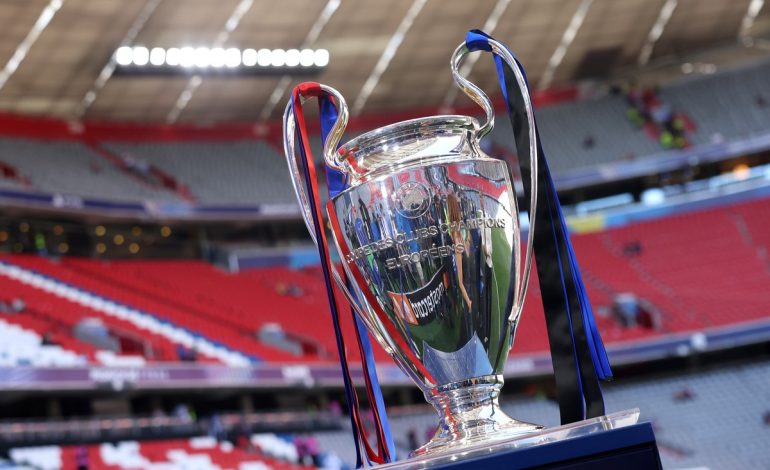 Champions-League-Trophäe