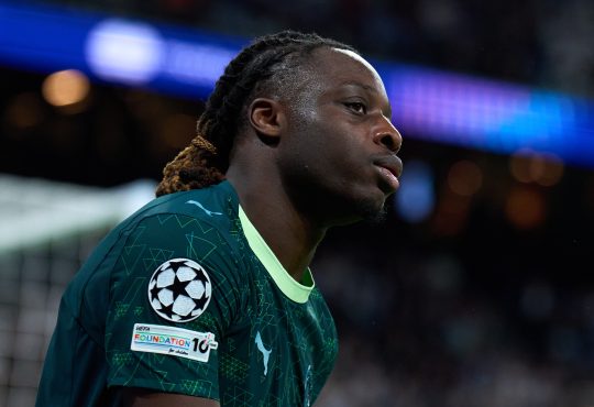 Jérémy Doku schaut frustriert drein nach CL-Niederlage bei Real Madrid