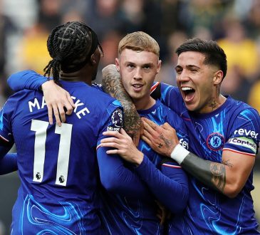 Enzo Fernandez mit Cole Palmer - Chelsea London