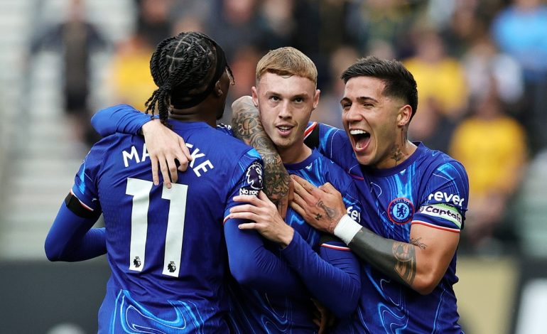 Enzo Fernandez mit Cole Palmer - Chelsea London