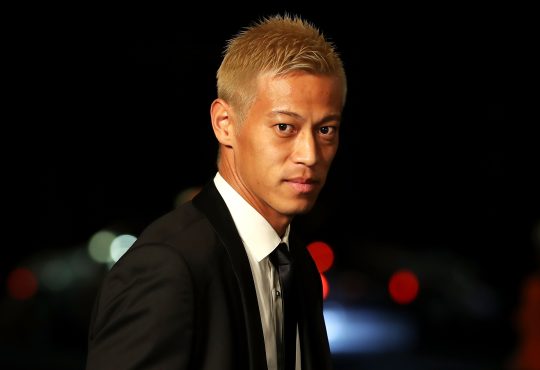 Keisuke Honda im Anzug