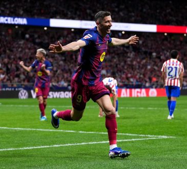 Robert Lewandowski - FC Barcelona v Atletico Madrid