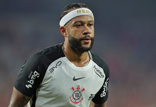 Memphis Depay im Trikot von Corinthians
