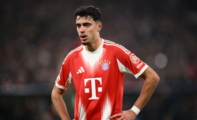 Alexandar Pavlović - FC Bayern München