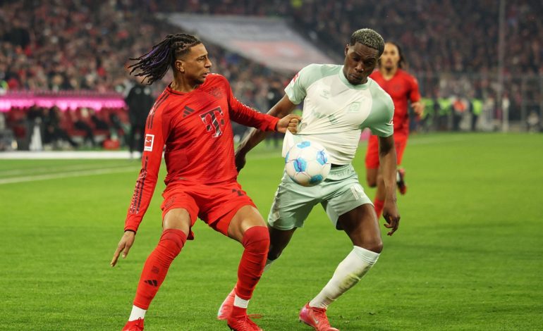 Derrick Köhn Eintracht v Bayern