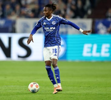 Fussballspieler Moussa Ndiaye vom FC Schalke 04