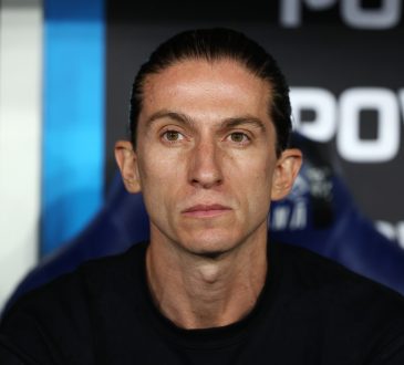 Filipe Luis auf der Trainerbank