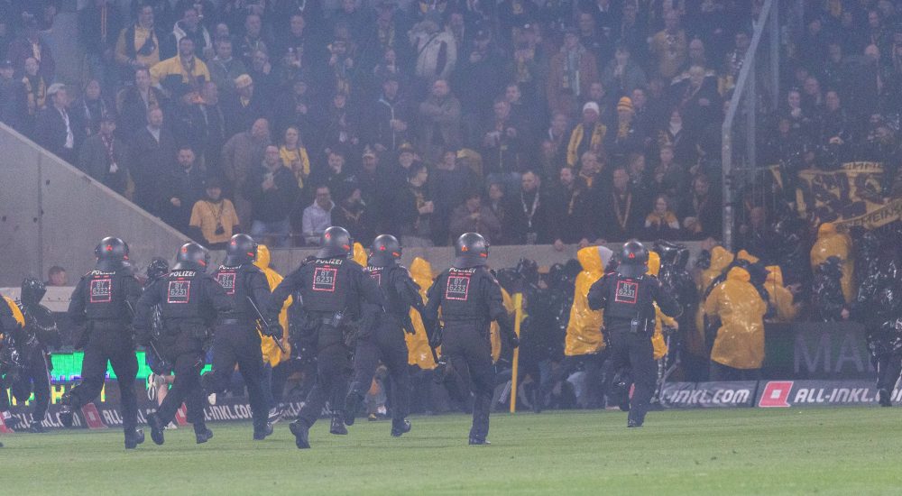 Polizei, Ultras, Dynamo Dresden gegen Hertha BSC