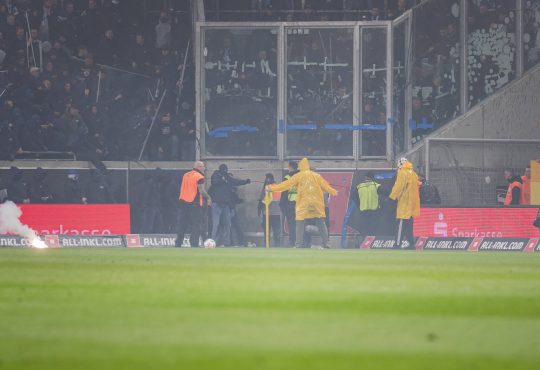 Hertha BSC vs Dynamo Dresden, Polizei, Fans