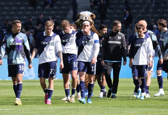 Spieler von Hertha BSC nach der Partie gegen Holstein Kiel
