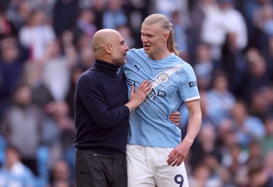 Pep Guardiola und Erling Haaland nach einem Spiel für Manchester City