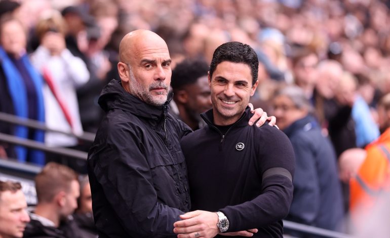 Mikel Arteta und Pep Guardiola - Manchester City v Arsenal
