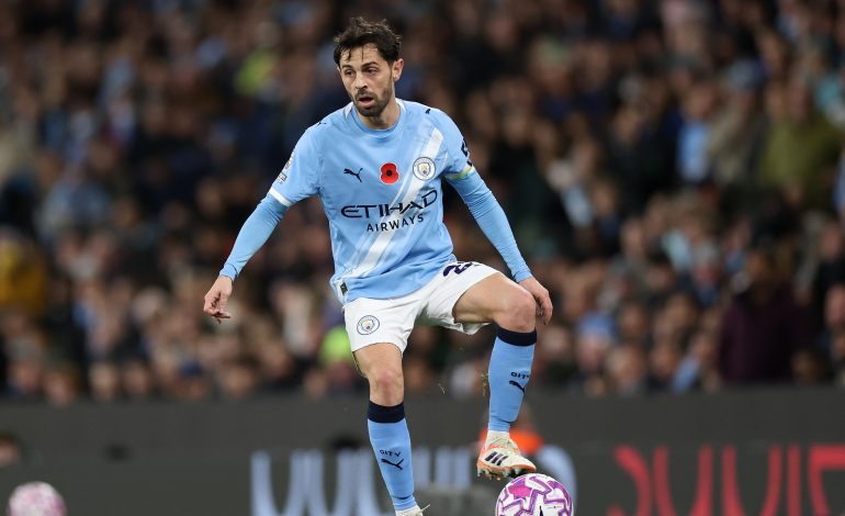 Bernardo Silva von Manchester City am Ball gegen Bournemouth in der Premier League.