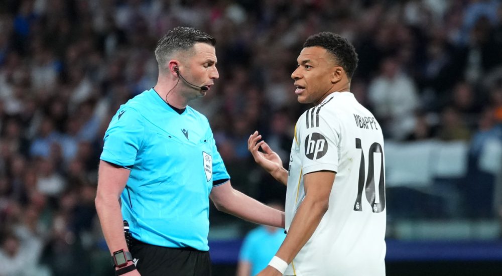 Michael Oliver / Kylian Mbappe