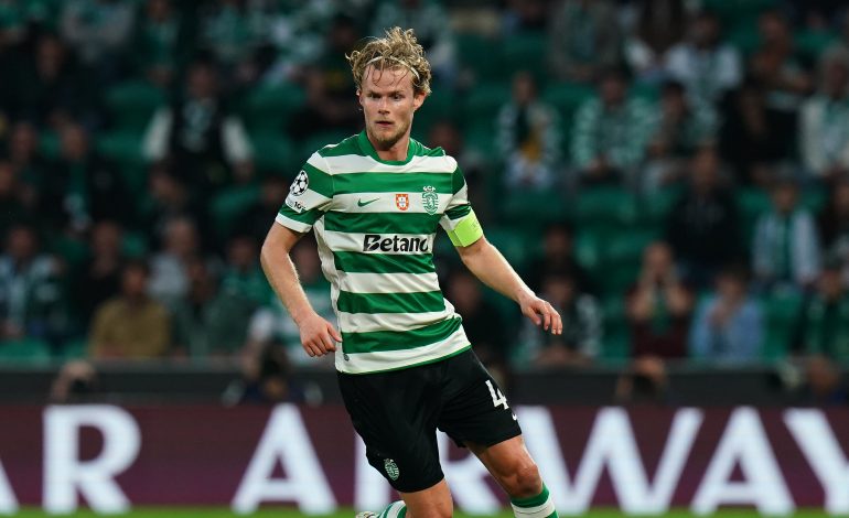 Morten Hjulmand am Ball für Sporting Portugal