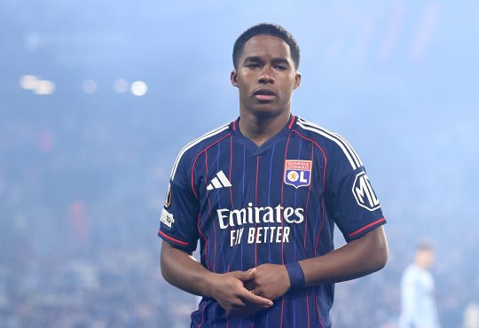 Endrick in einem Europa League-Spiel für Olympique Lyon
