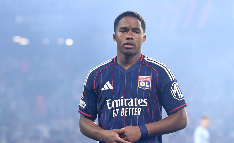 Endrick in einem Europa League-Spiel für Olympique Lyon